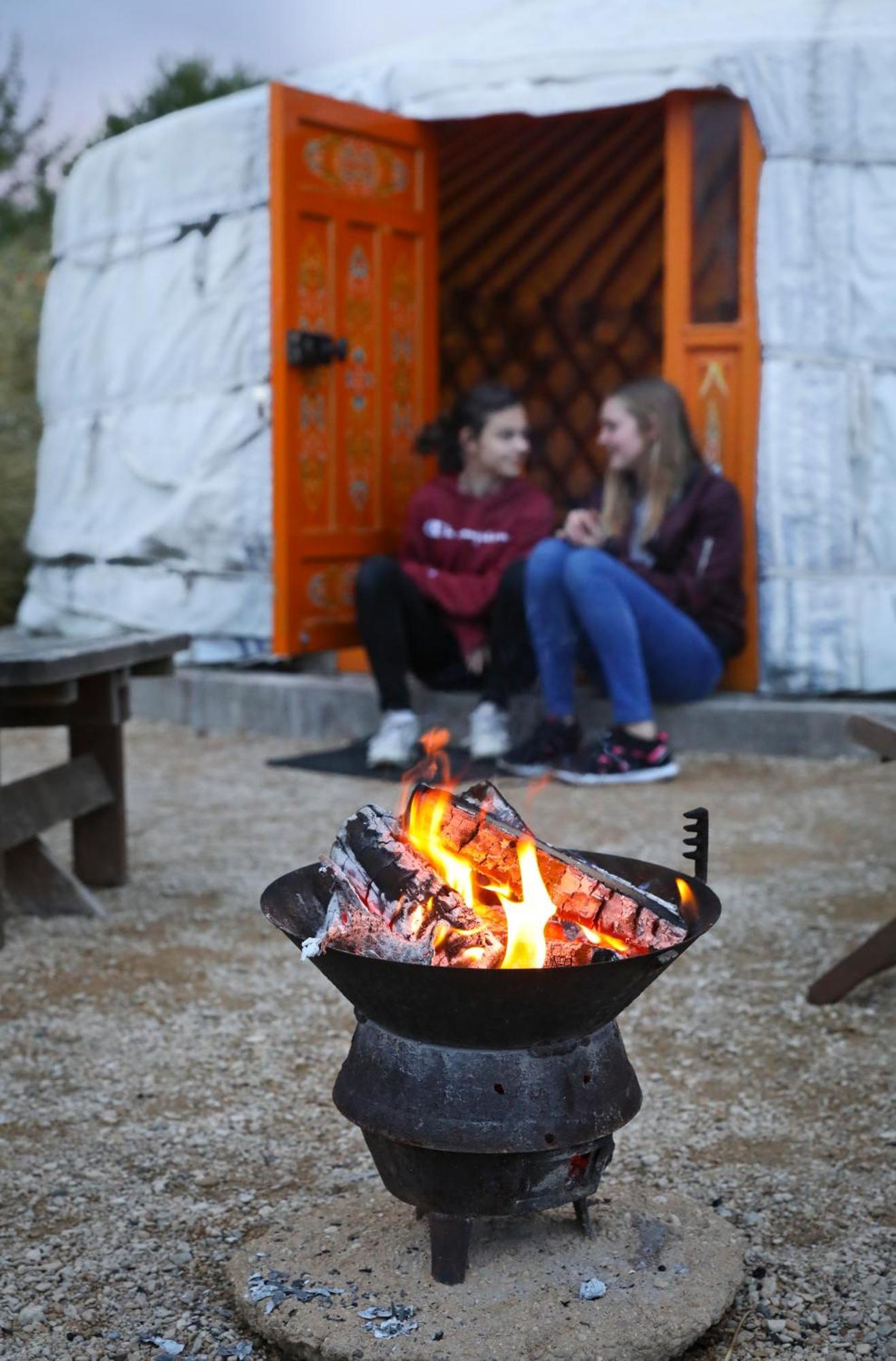 ホテル Caalm Camp Stour Provost エクステリア 写真